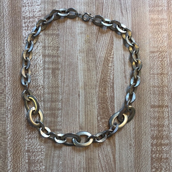 Vintage Short Gold Chain Necklace - Picture 3 of 7